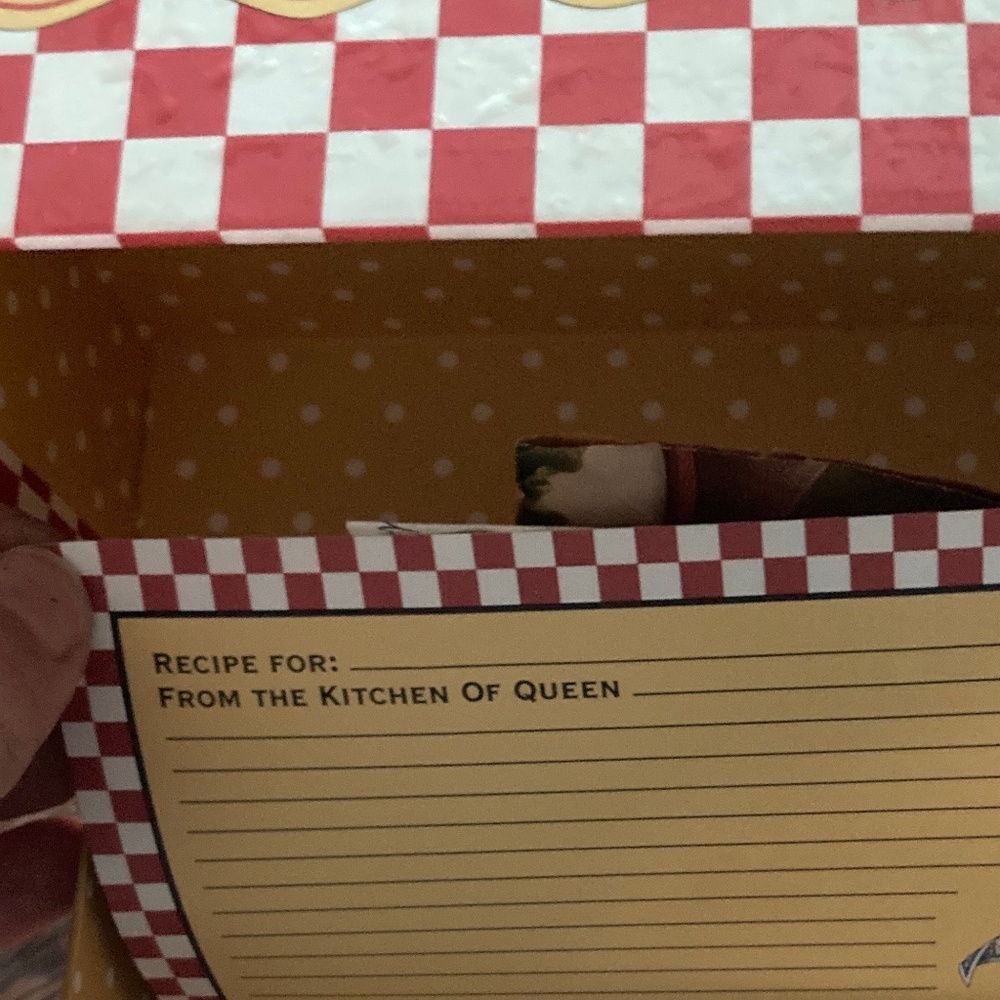 Recipe box with recipe cards